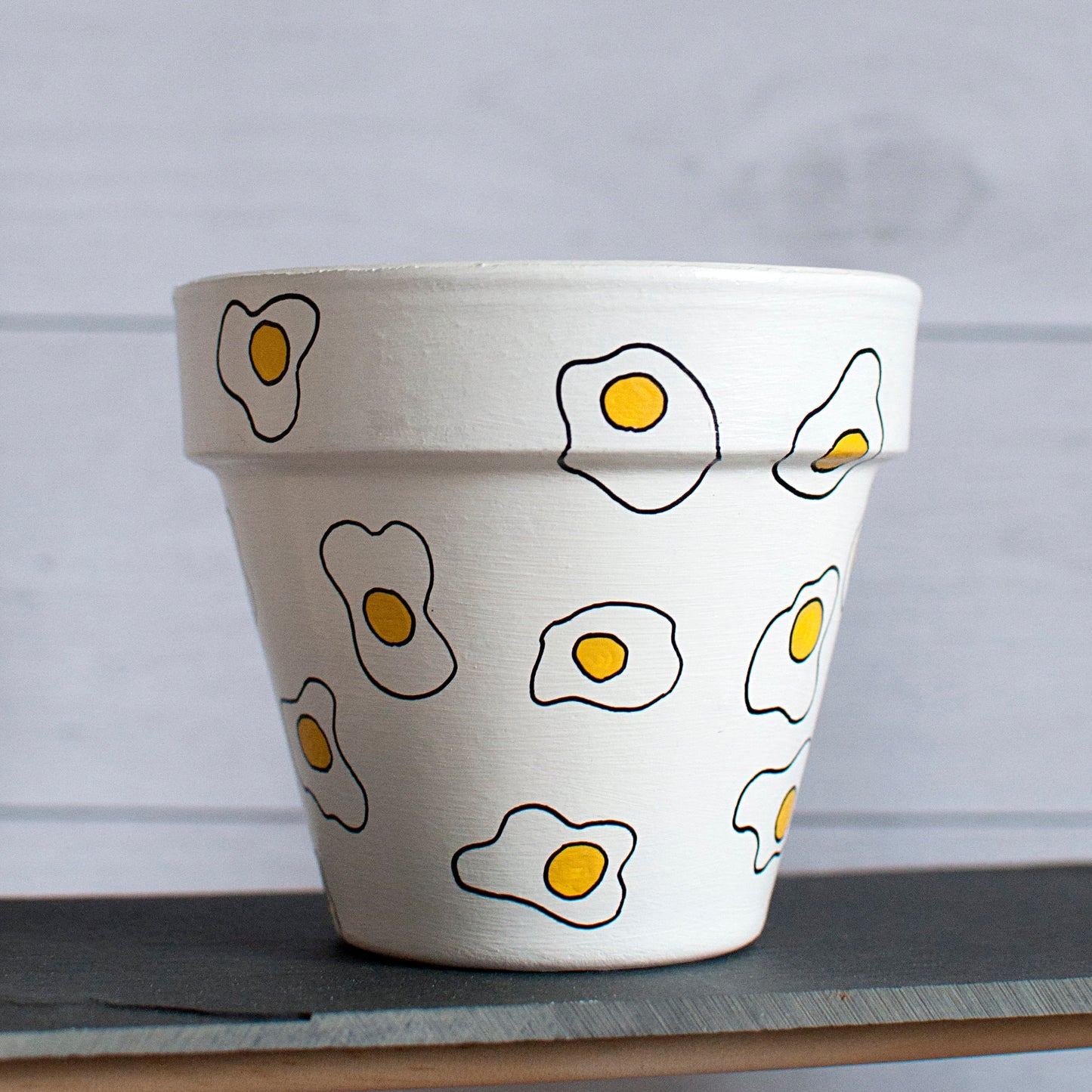 Pot en terre cuite : Eggs