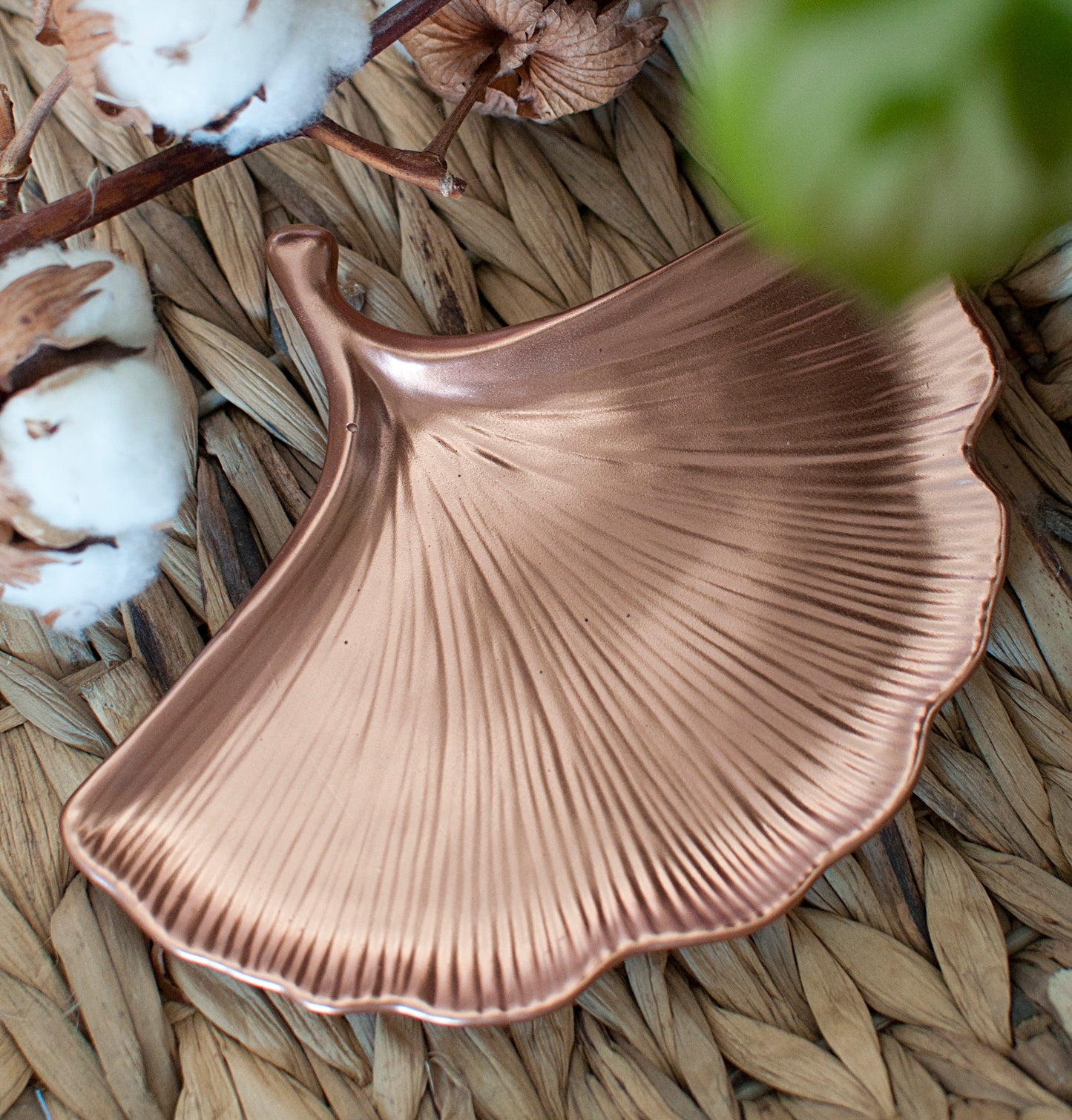 Plateau décoratif / vide poche en Jesmonite : Feuille de Ginkgo - Cuivré