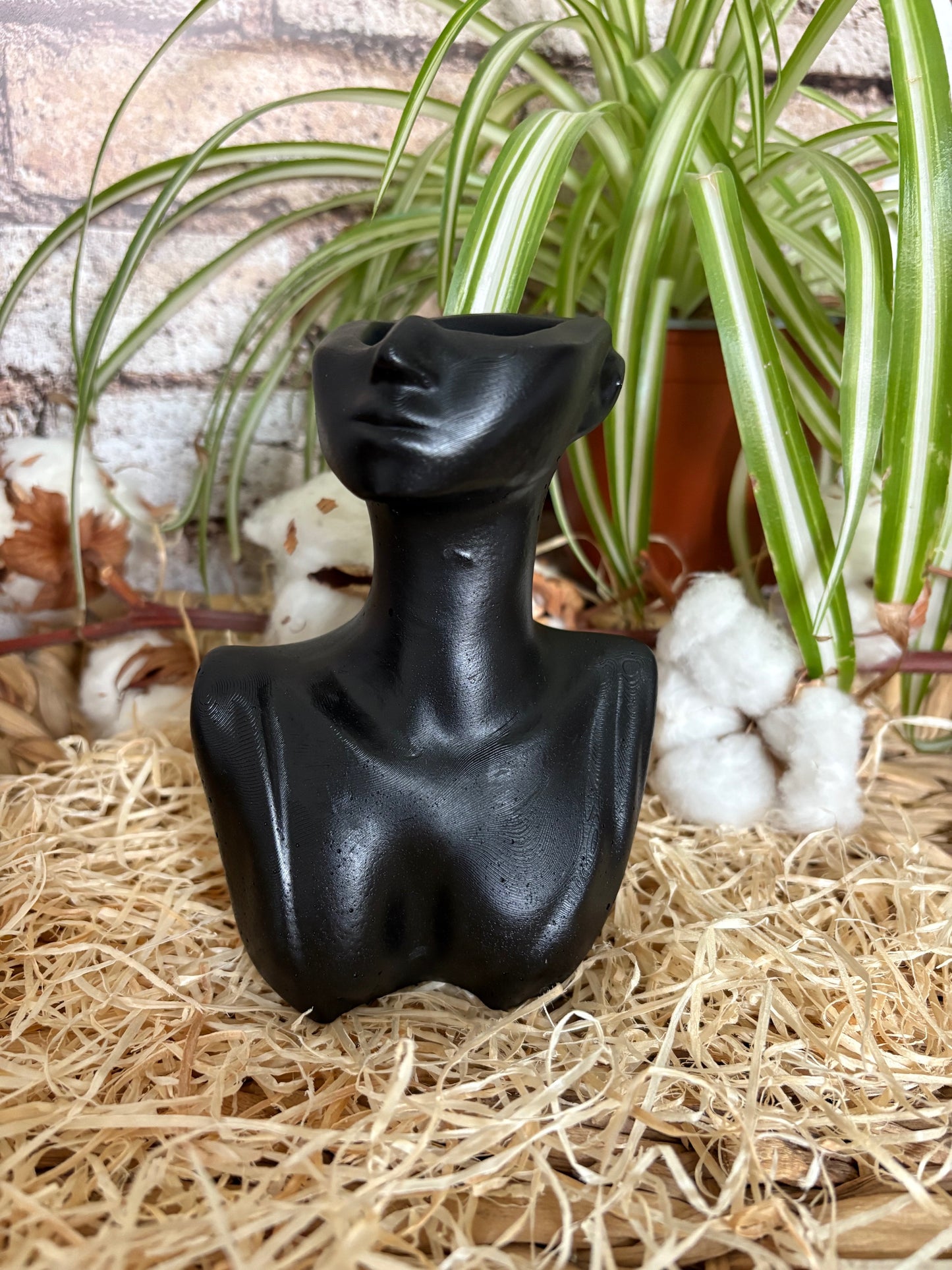 Vase Lola pour fleurs séchées en Jesmonite
