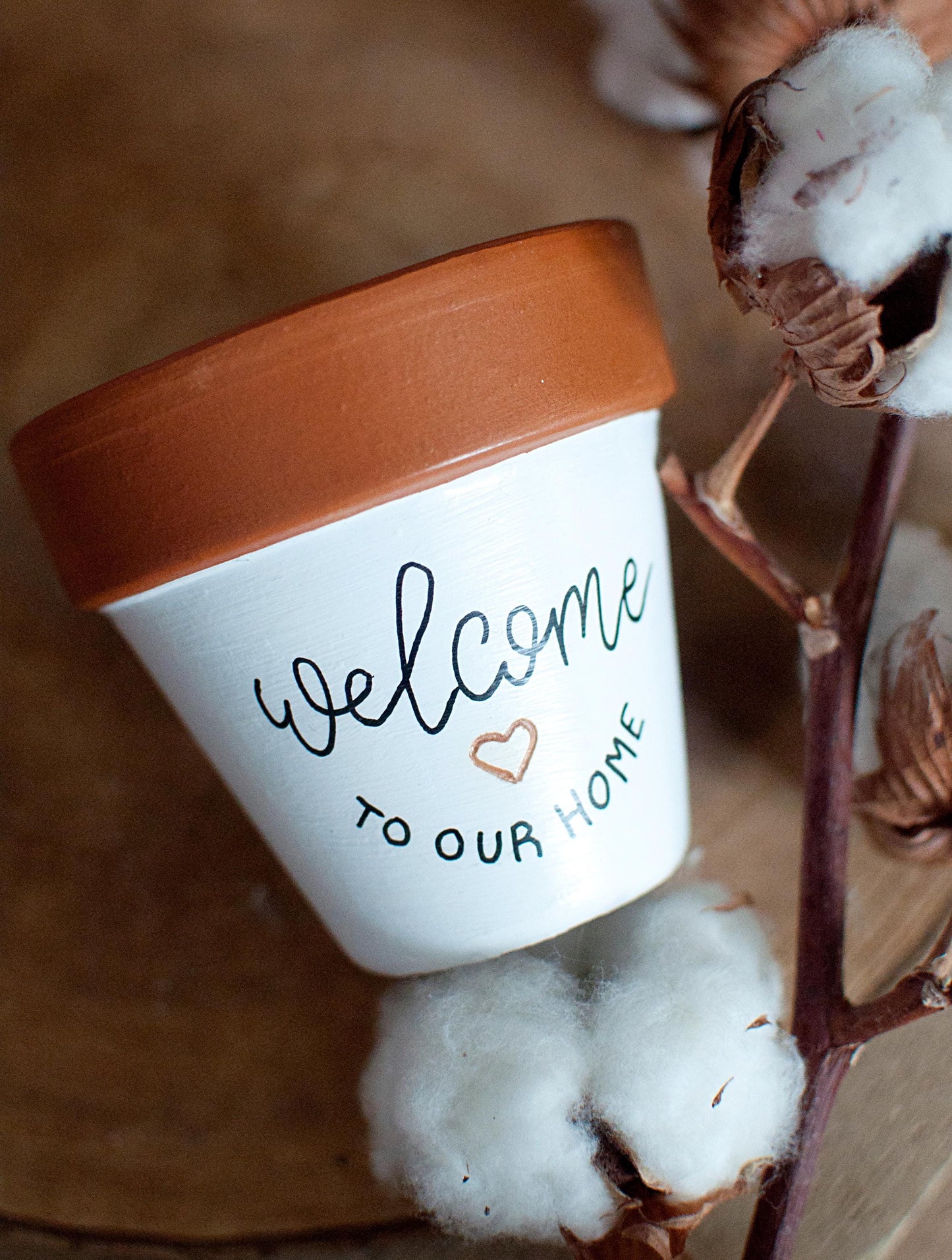Cache pot / pot en terre cuite bicolore personnalisé : Welcome to our home