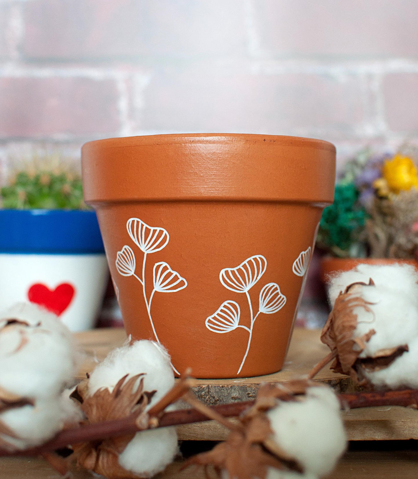 Cache pot / Pot de fleurs en terre cuite : Douceur florale