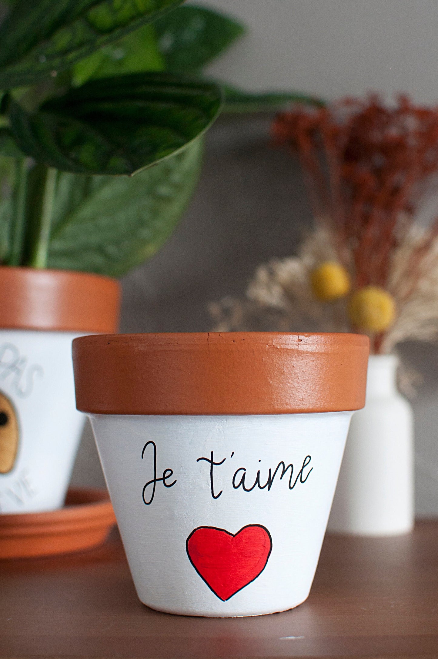 Cache pot / Pot de fleurs en terre cuite personnalisé : Je t’aime [Cadeau Saint Valentin / Fête des amoureux / Cadeau personnalisé / Amour]