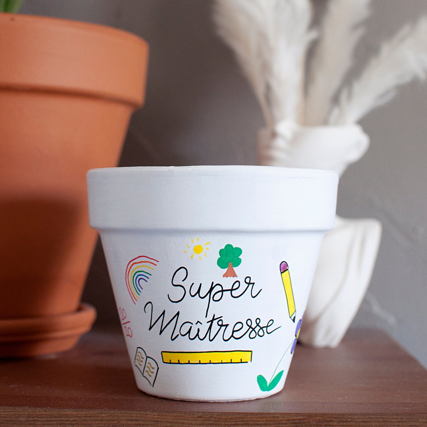 Cache pot / Pot en terre cuite personnalisé pour la fin d’année scolaire : Merci Maitresse /  Super Atsem / Super AESH [Cadeau maîtresse]