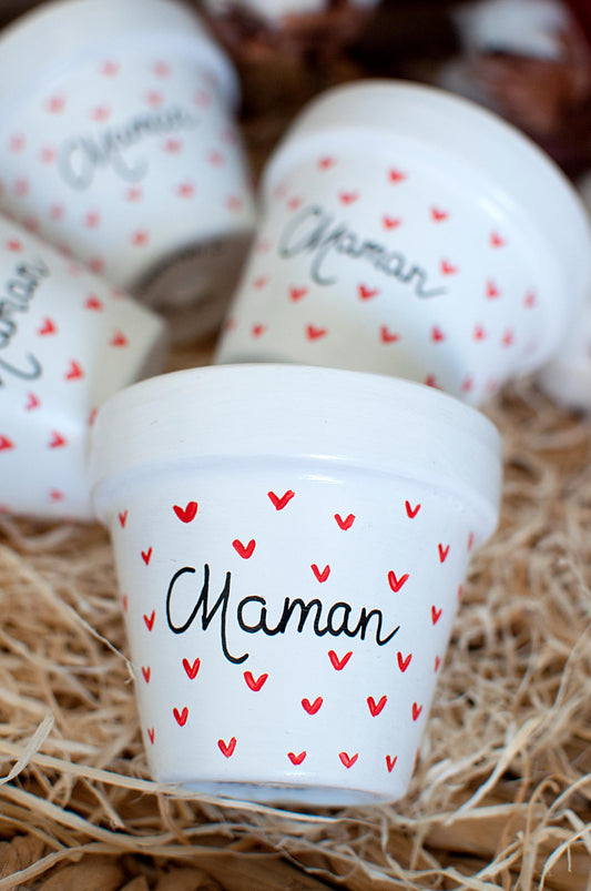 Cache pot / pot de fleur personnalisé en terre cuite : Maman <3 [ cadeau maman, fête des mères, cadeau personnalisé, pot personnalisable]