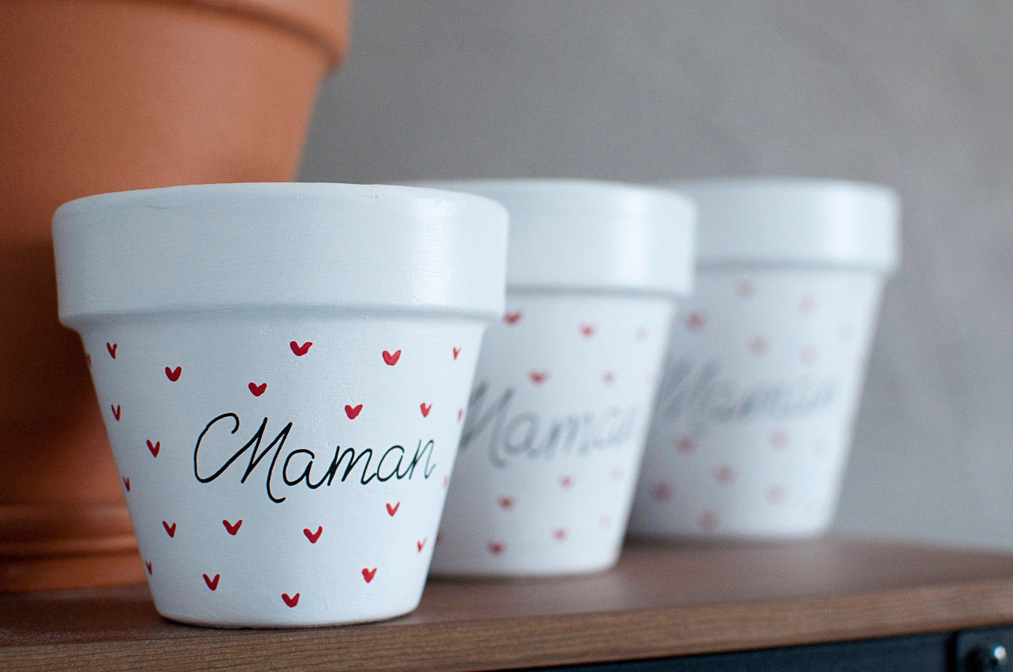 Cache pot / pot de fleur personnalisé en terre cuite : Maman <3 [ cadeau maman, fête des mères, cadeau personnalisé, pot personnalisable]