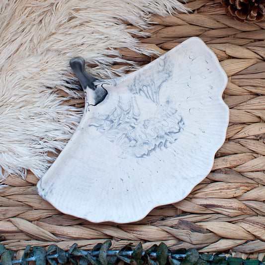 Plateau décoratif / vide poche en Jesmonite : Feuille de Ginkgo - Marbré