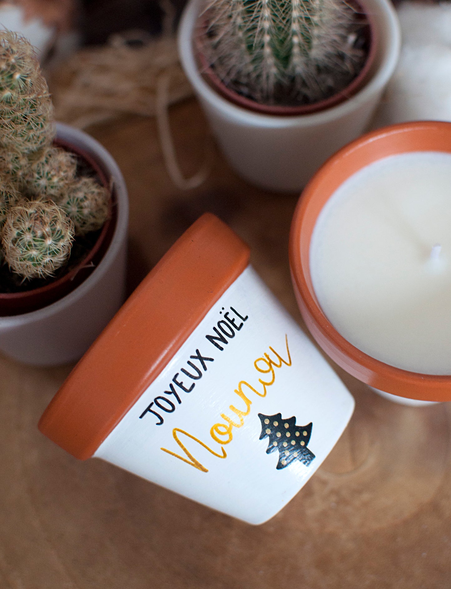 Bougie bicolore en terre cuite 8 cm : Joyeux Noel Maîtresse / Nounou / prénom à personnaliser