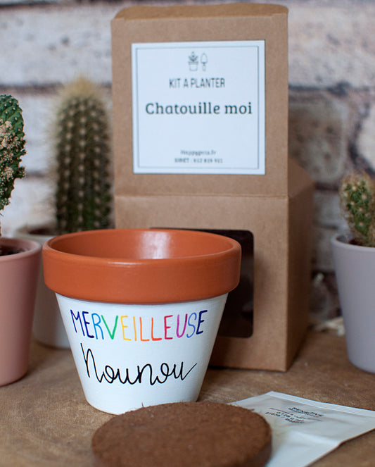 Kit à planter Chatouille moi : Merveilleuse Nounou + pot en terre cuite 8 cm de diamètre