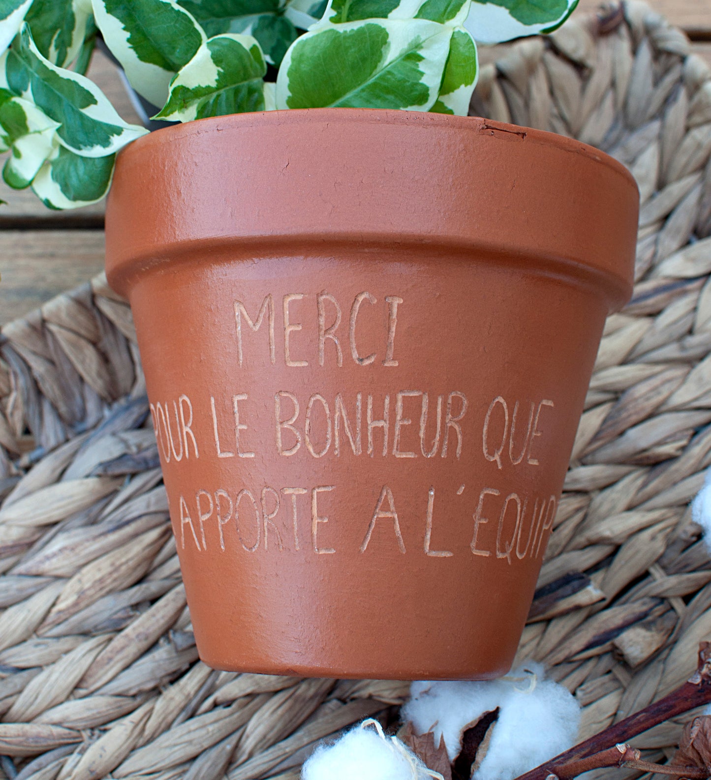 Cache pot / Pot de fleurs en terre cuite personnalisé, gravure personnalisable