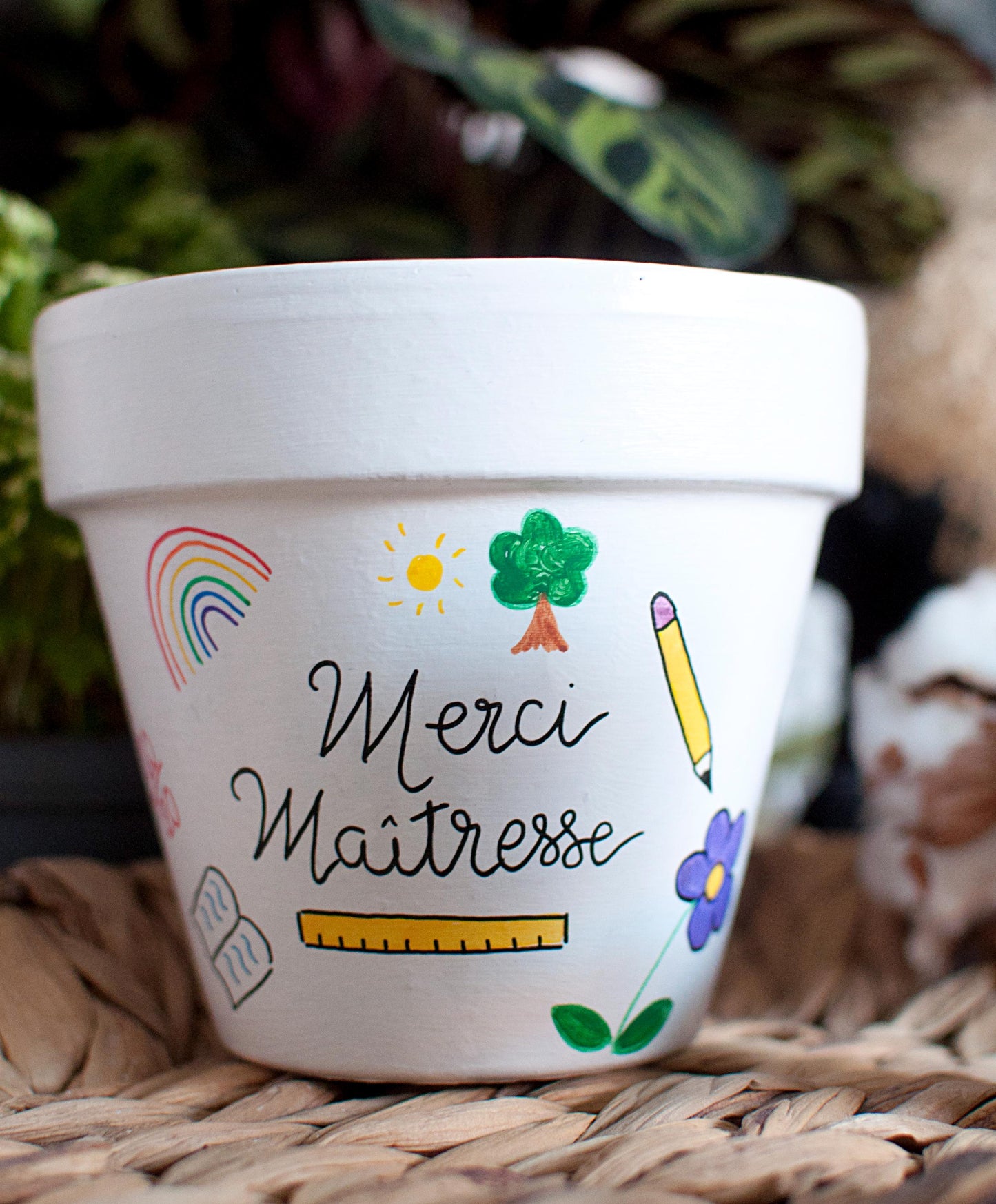 Cache pot / Pot en terre cuite personnalisé pour la fin d’année scolaire : Merci Maitresse /  Super Atsem / Super AESH [Cadeau maîtresse]