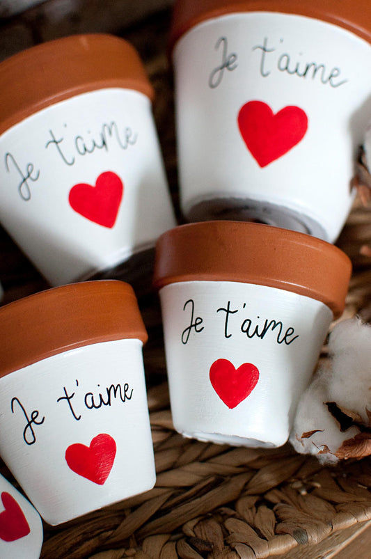 Cache pot / Pot de fleurs en terre cuite personnalisé : Je t’aime [Cadeau Saint Valentin / Fête des amoureux / Cadeau personnalisé / Amour]